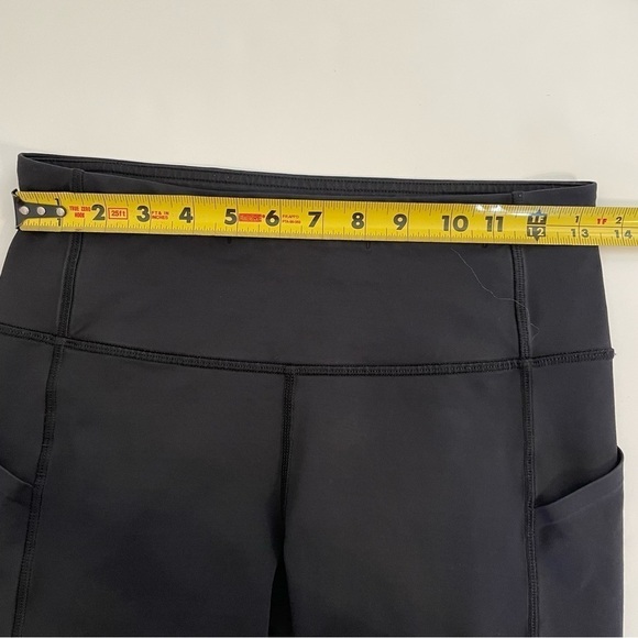 Lululemon Black Wunder Under Cropped 21” Mesh Bottom Leggings Size 6 - Picture 8 of 8